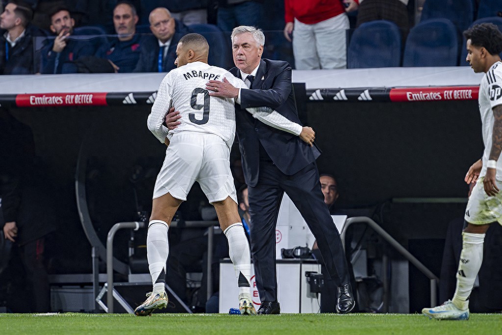 姆巴佩是什么位置(姆巴佩是什么国家队)