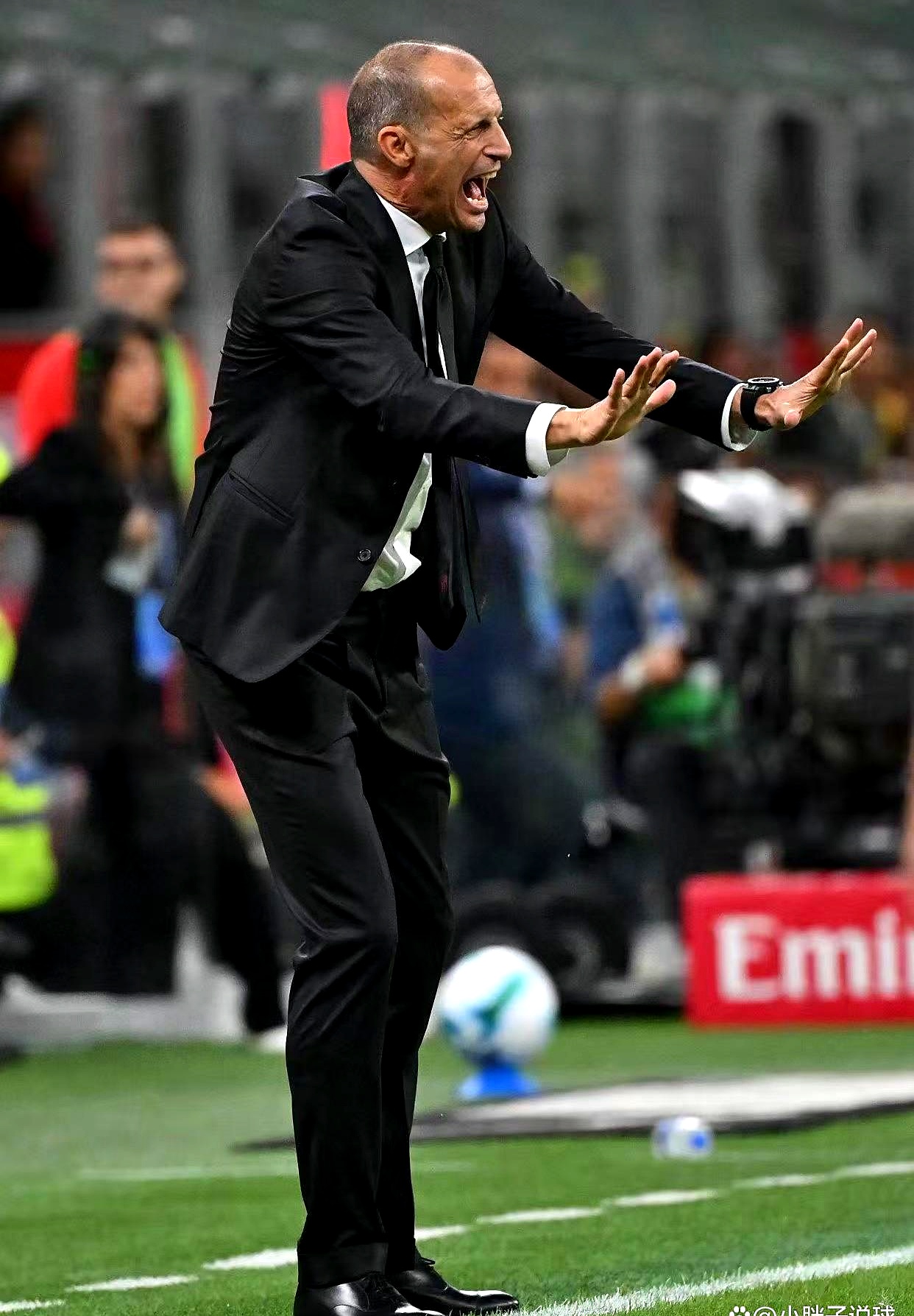 AC米兰转会最新消息(ac米兰转会最新消息引进巴西边锋)